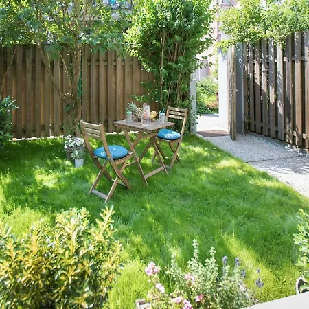 Family With Garden Apartmán *